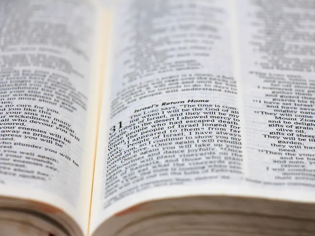 Как служить Иисусу (с иллюстрациями)