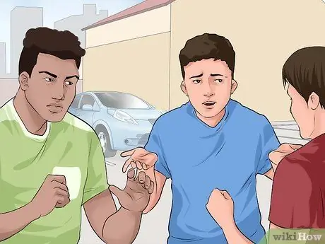 Прервите драку между двумя людьми Шаг 9