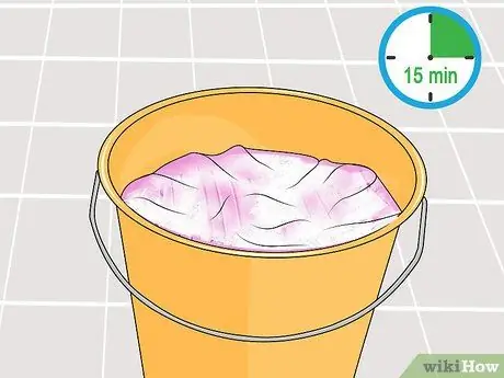 Удаление пятен от чернил с шелкового платья Шаг 12