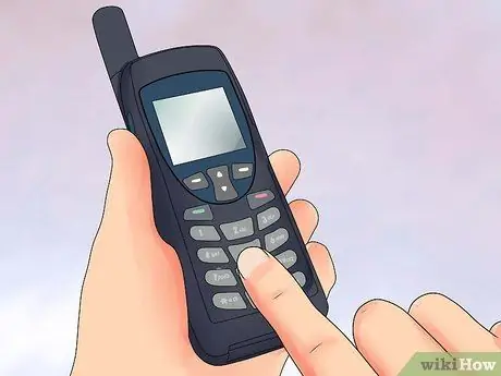 Позвоните по номеру спутникового телефона Шаг 3