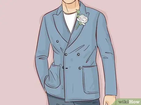 Наденьте двубортный костюм. Шаг 3