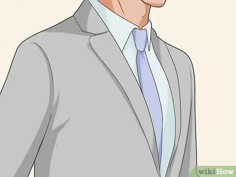 Носить серый костюм шаг 17