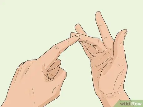 Как произносить гласные на жестовом языке, шаг 4