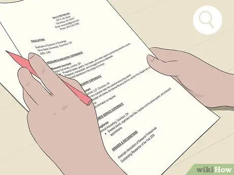 Напишите описание своей работы в резюме. Шаг 11