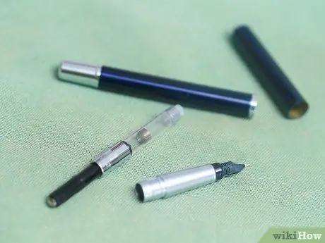 Очистка перьевой ручки, шаг 2