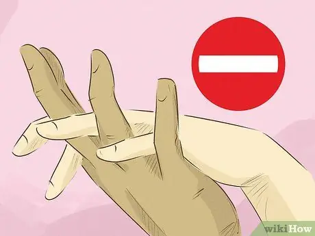 Заведите романтические отношения с кем-то, кто подвергся сексуальному насилию Шаг 11