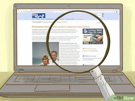 Заведите романтические отношения с кем-то, кто подвергся сексуальному насилию Шаг 3