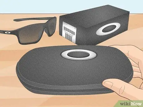 Солнцезащитные очки Spot Fake Oakley Step 16