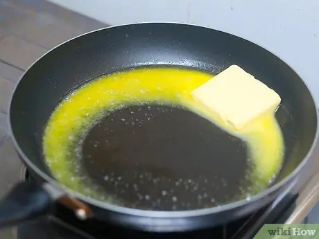 Сделать яйца Бенедикт Шаг 1