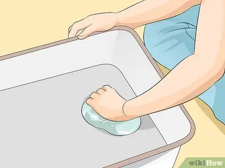 Очистите туалетный лоток Шаг 7