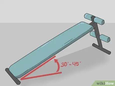 Делайте наклонные приседания, шаг 2