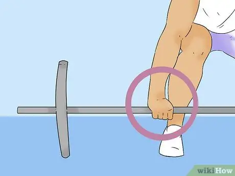 Сделайте становую тягу, шаг 4