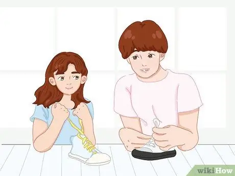 Научите детей завязывать обувь, шаг 7