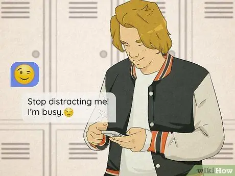 Какие эмодзи будет использовать девушка, если вы ей нравитесь Шаг 1