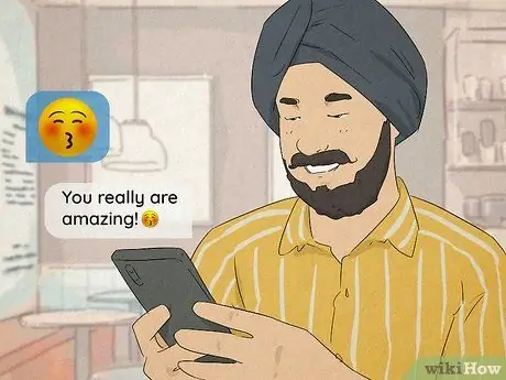 Какие эмодзи будет использовать девушка, если вы ей нравитесь Шаг 7