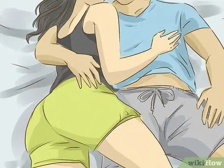 Обниматься шаг 14