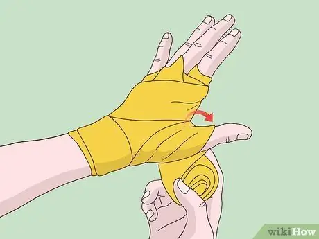 Носите бинты для рук Шаг 7