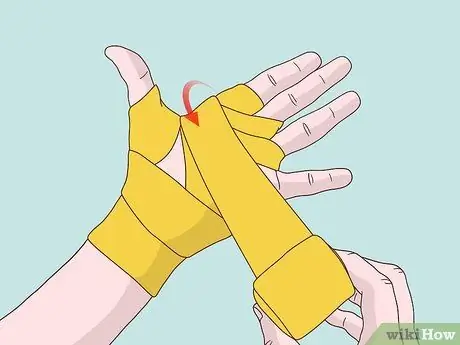 Носите бинты для рук Шаг 8