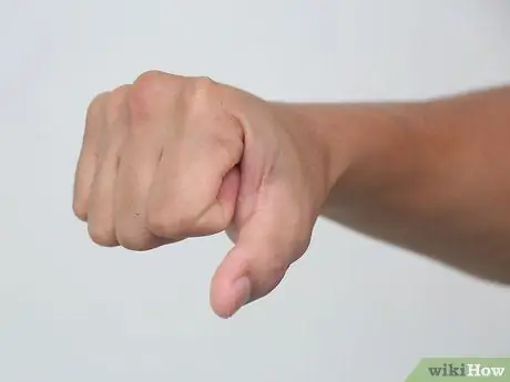 Сожмите кулак Шаг 3