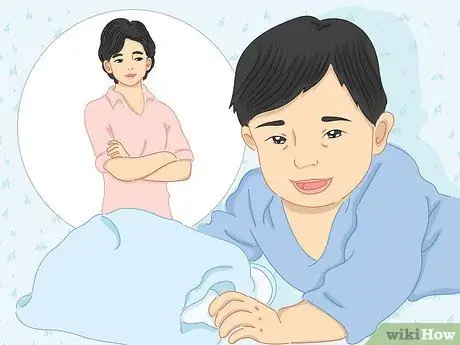 Не позволяйте малышу снимать подгузник Шаг 7