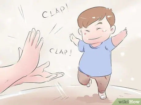 Учите малыша сидеть спокойно Шаг 14