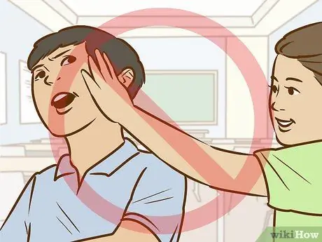 Общайтесь с малышами, которые трогают себя Шаг 9