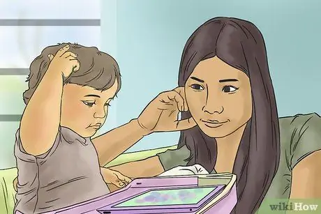 Не позволяйте малышам снимать одежду, шаг 1