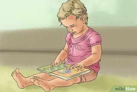 Не позволяйте малышам снимать одежду Шаг 7