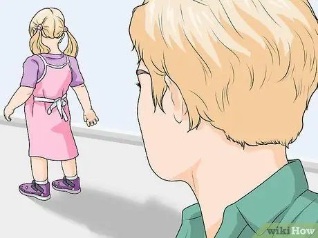 Заставьте вашего малыша носить обувь Шаг 14