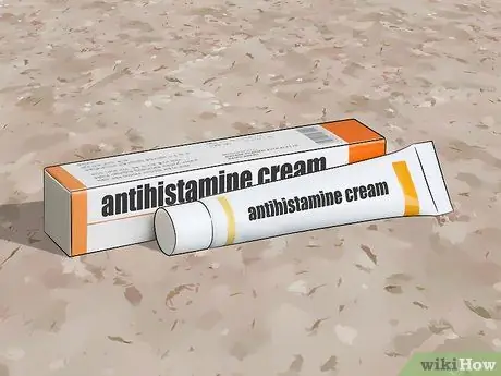 Лечить укусы песчаных блох Шаг 10