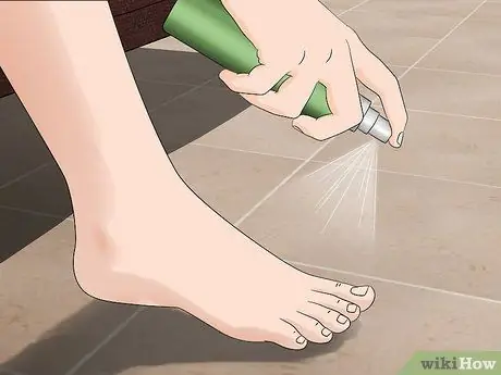 Лечить укусы песчаных блох Шаг 12