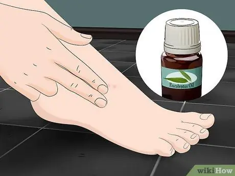 Лечить укусы песчаных блох Шаг 7