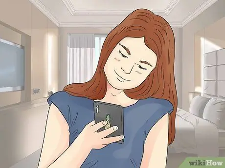 Заставьте парня-подростка скучать по тебе Шаг 1