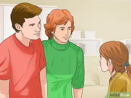 Находиться вместе с новыми сводными братьями и сестрами Шаг 12