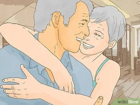 Поощряйте взрослых детей принять вашего нового супруга Шаг 5