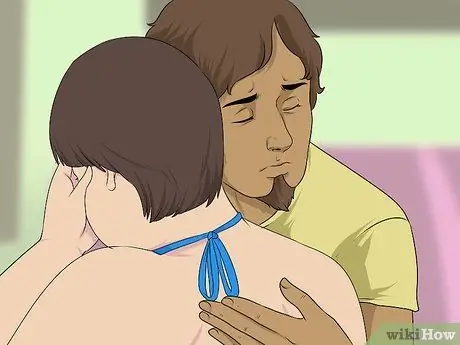 Утешайте девушку, когда она расстроена Шаг 11