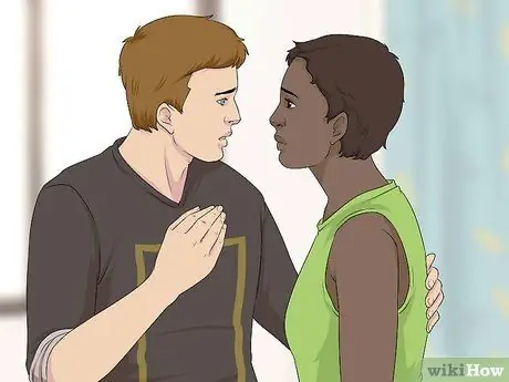 Утешайте девушку, когда она расстроена Шаг 5