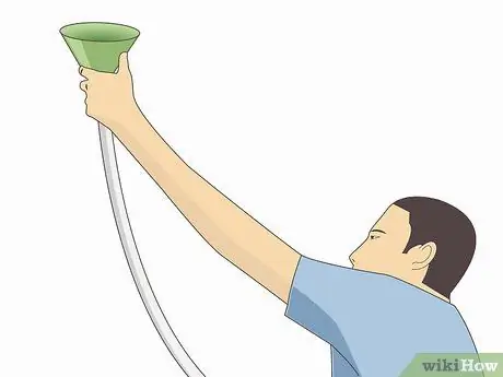 Сделайте пивной бонг Шаг 13