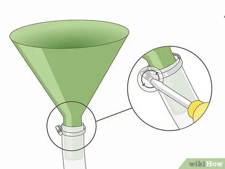 Сделайте пивной бонг, шаг 4