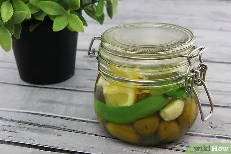 Приготовить маринованные оливки Шаг 8