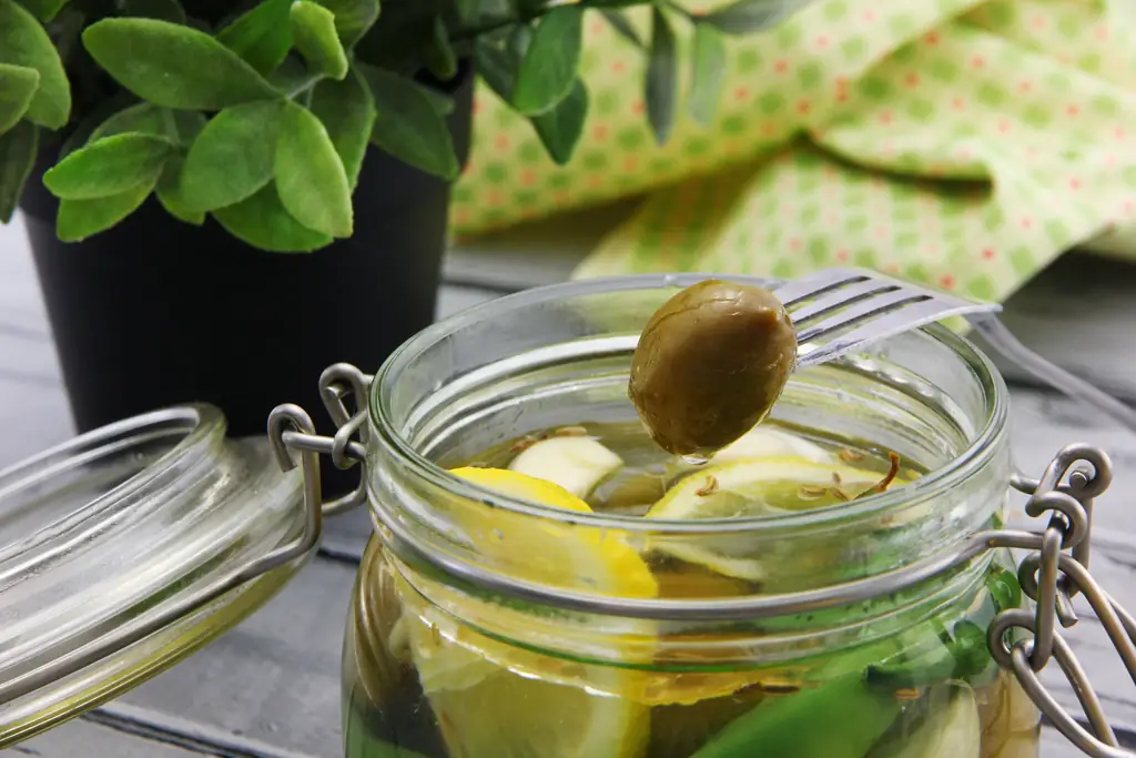 Как приготовить маринованные оливки: 9 шагов (с иллюстрациями)
