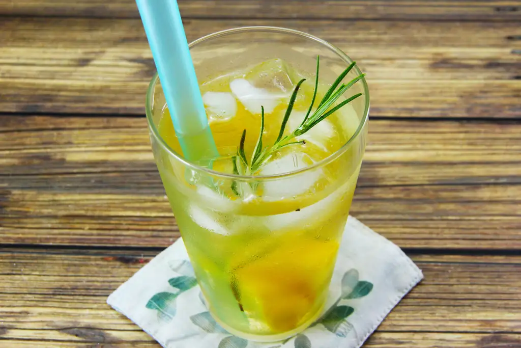 Как использовать розмарин в кулинарии (с иллюстрациями)