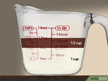 Измерение влажных ингредиентов Шаг 14