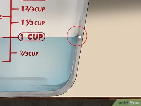 Измерение влажных ингредиентов Шаг 3