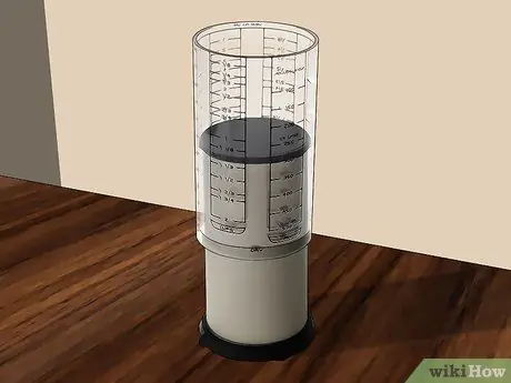 Измерение влажных ингредиентов Шаг 9