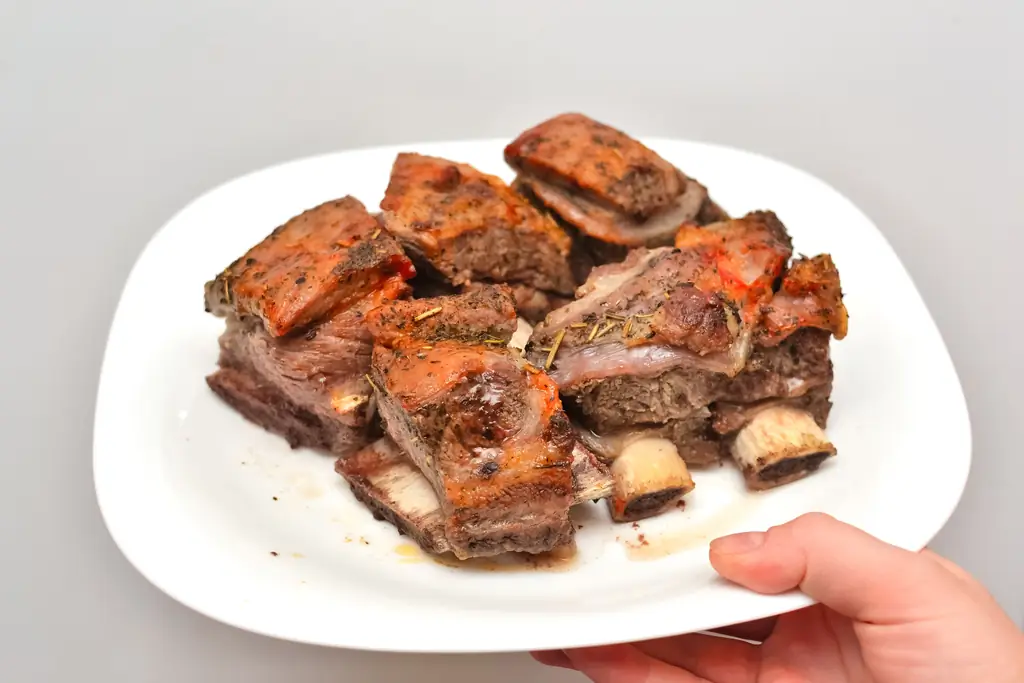 Как приготовить говяжьи ребрышки: 11 шагов (с иллюстрациями)