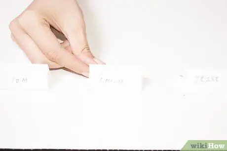 Рассадить гостей ужина Шаг 5