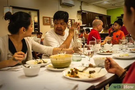 Соблюдайте манеры в ресторане, шаг 2