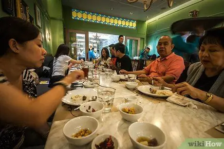 Соблюдайте манеры в ресторане Шаг 4