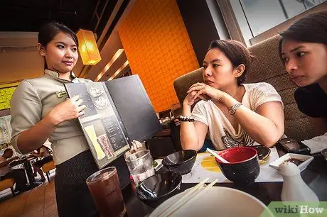 Соблюдайте манеры в ресторане Шаг 7
